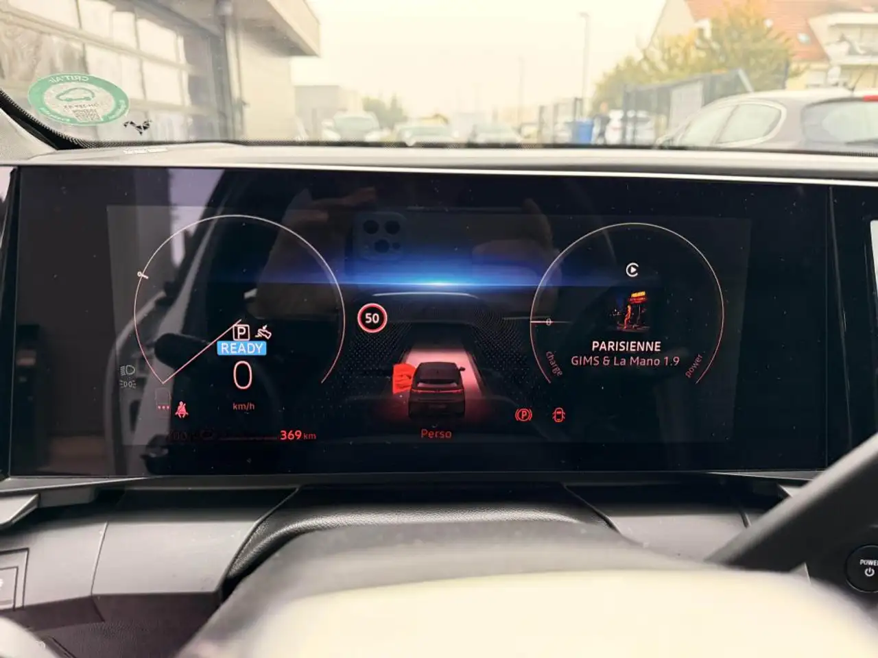 Renault Megane E-Tech — photo 12