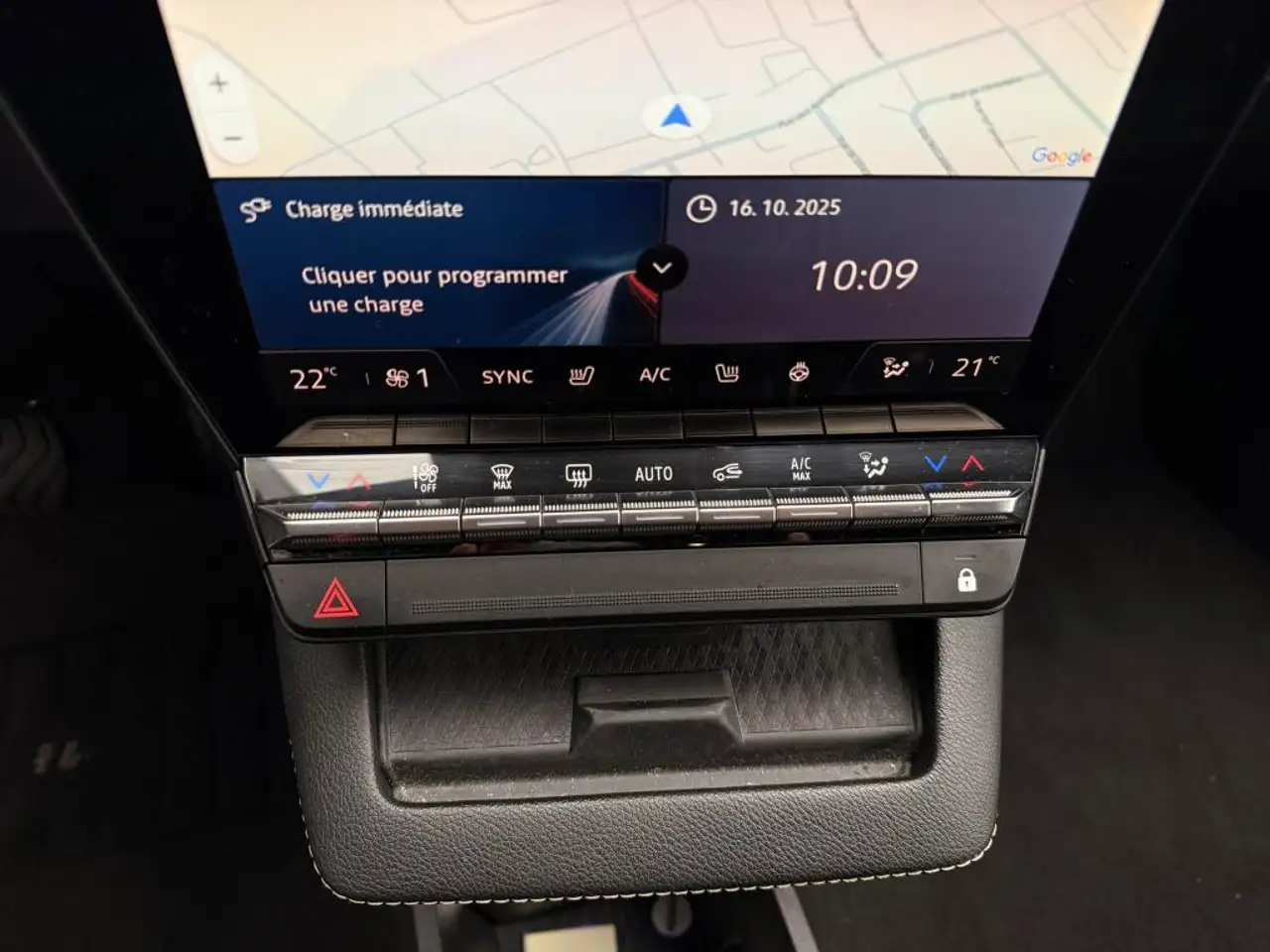 Renault Megane E-Tech — photo 13