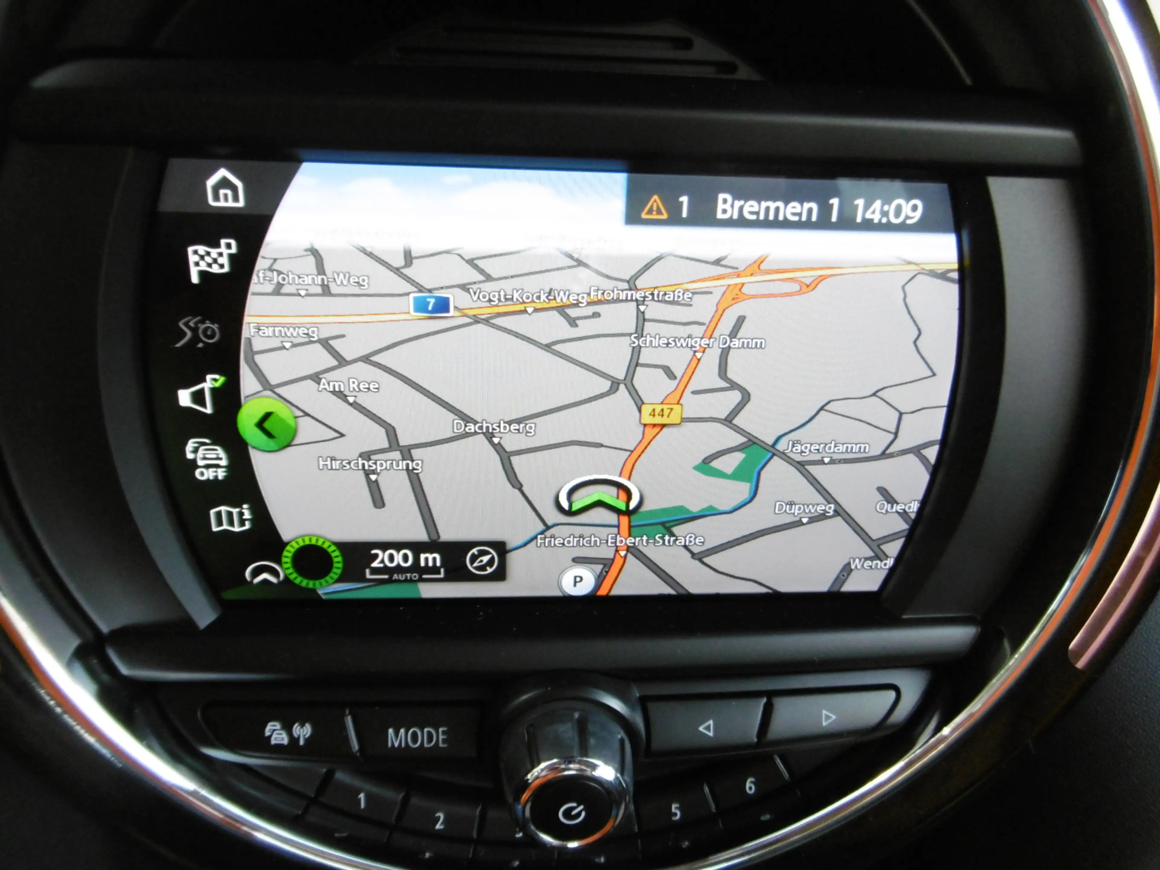 MINI Cooper D LED Navi Apple CarPlay Sportsitze PDC — photo 10