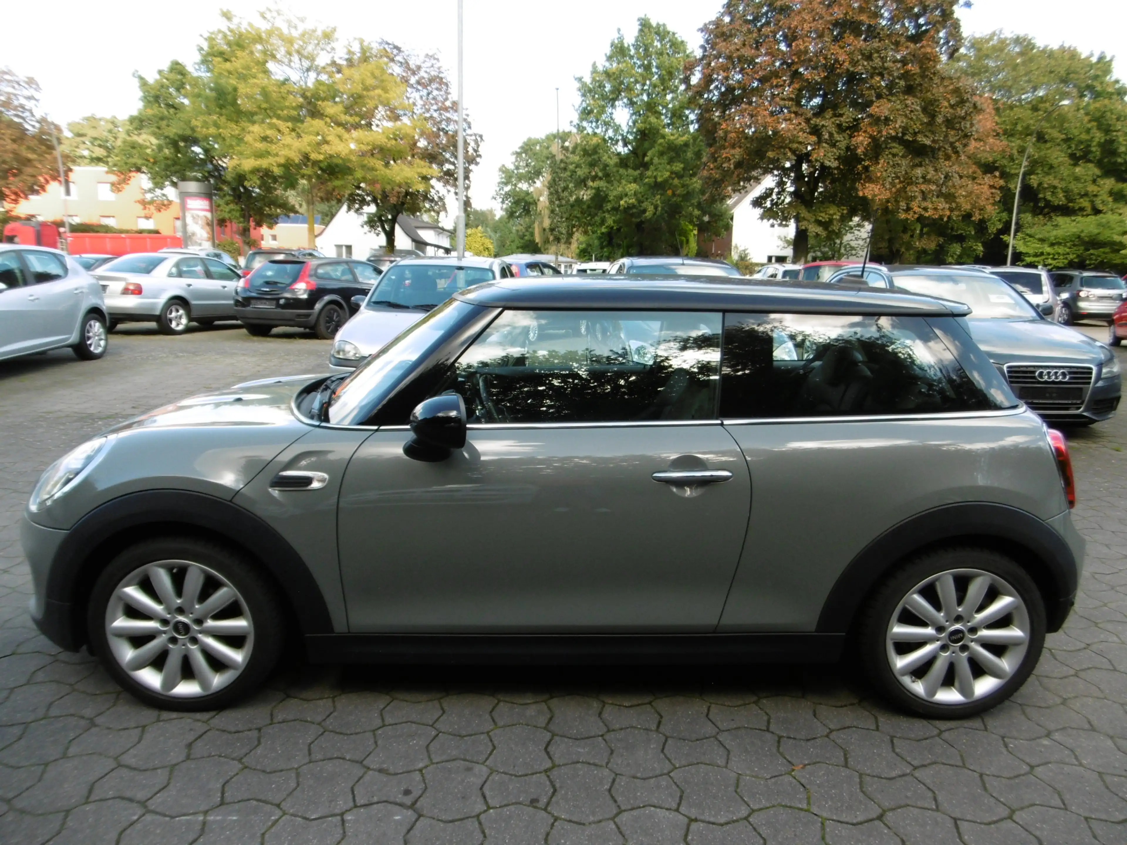 MINI Cooper D LED Navi Apple CarPlay Sportsitze PDC — photo 15