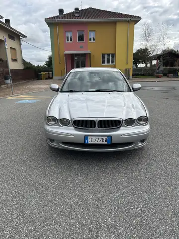 Jaguar X-Type