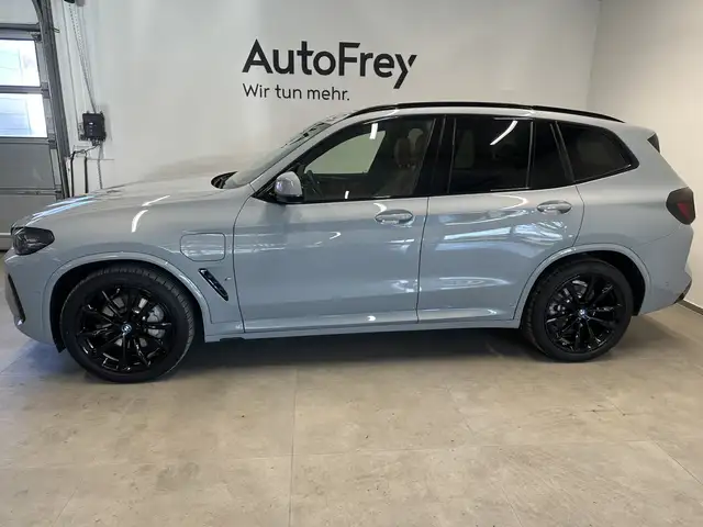 BMW X3 xDrive30e Ansicht 2