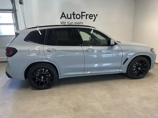 BMW X3 xDrive30e Ansicht 4
