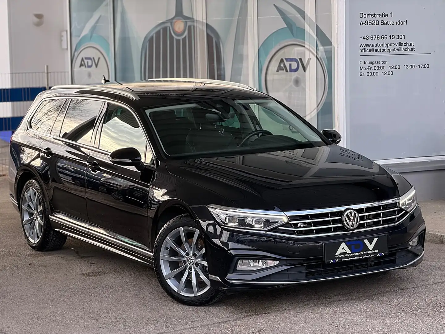 Volkswagen Passat Variant R-Line 2,0 SCR TDI DSG Schwarz - 1