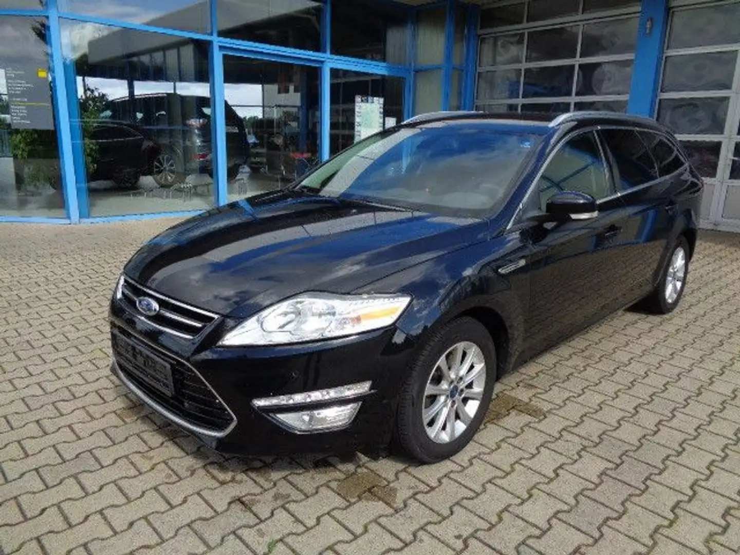 Ford Mondeo 1,6EcoB Titanium Navi/AHK/Winterpaket Schwarz - 1