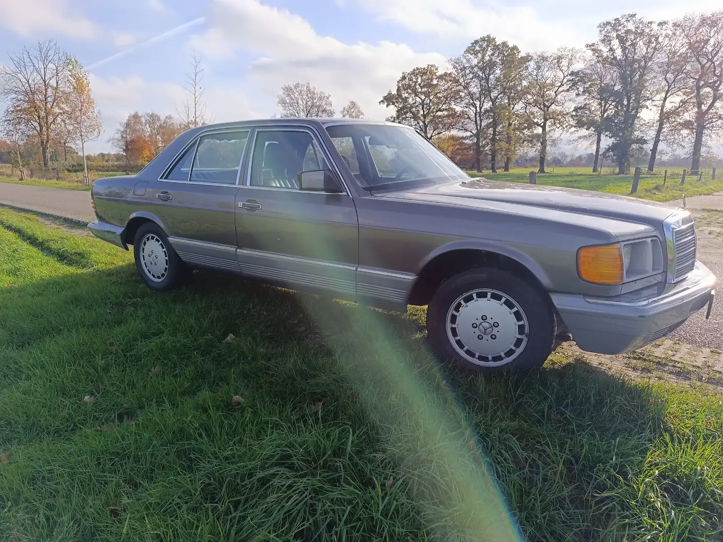 Mercedes-Benz 300 SD APK 23-09-2027 Grijs - 1