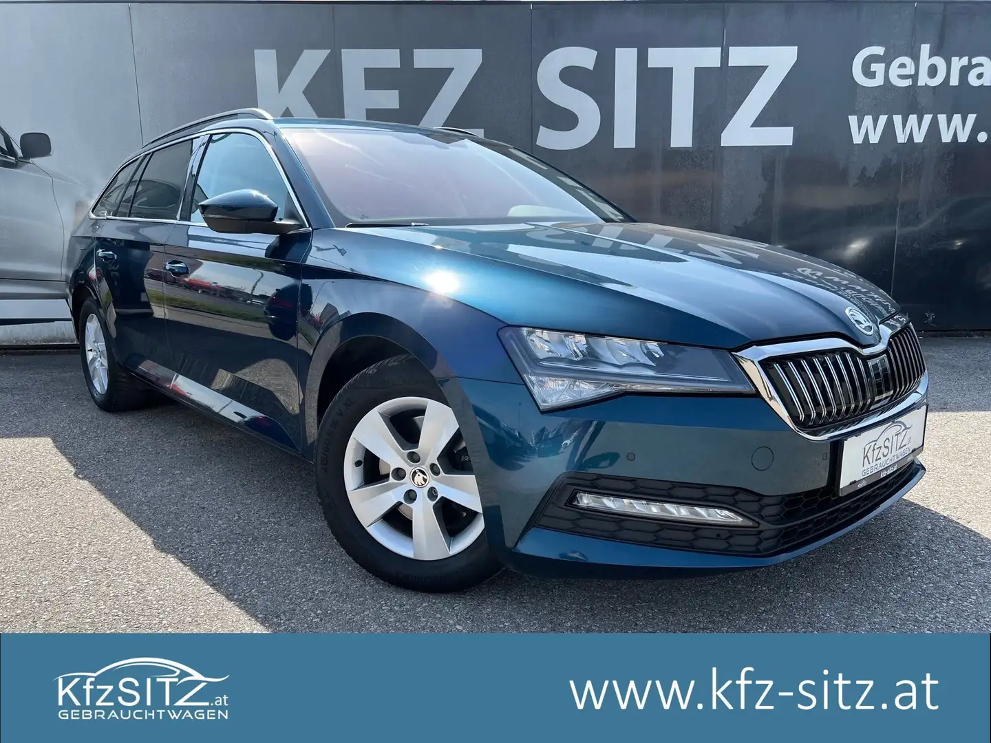 Skoda Superb Kombi 1,6 TDI Ambition DSG Blau - 1