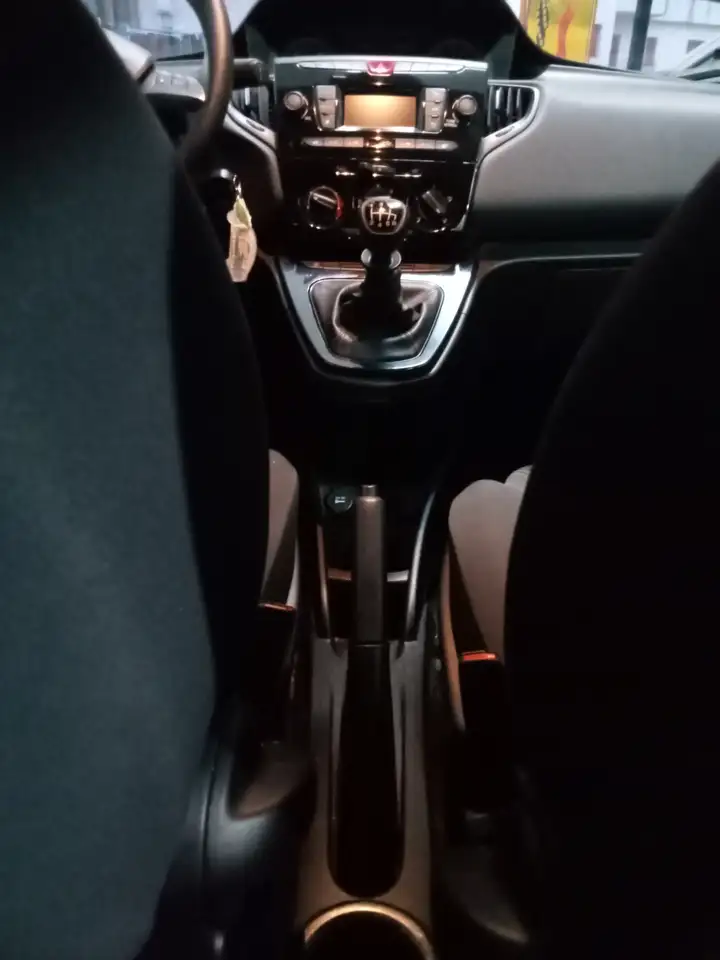 Lancia Ypsilon 2022 — фото 8