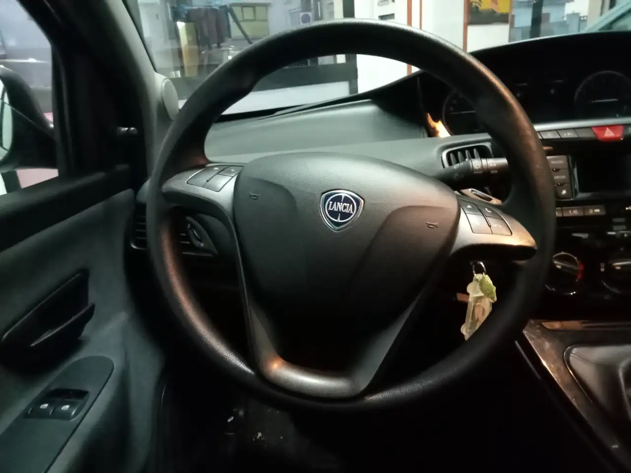 Lancia Ypsilon 2022 — фото 9