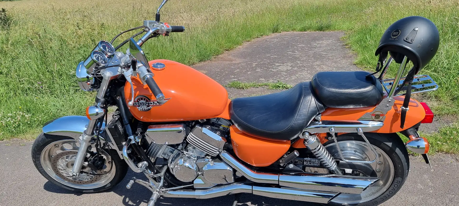 Honda VF 750 Chopper/Cruiser Orange - 1