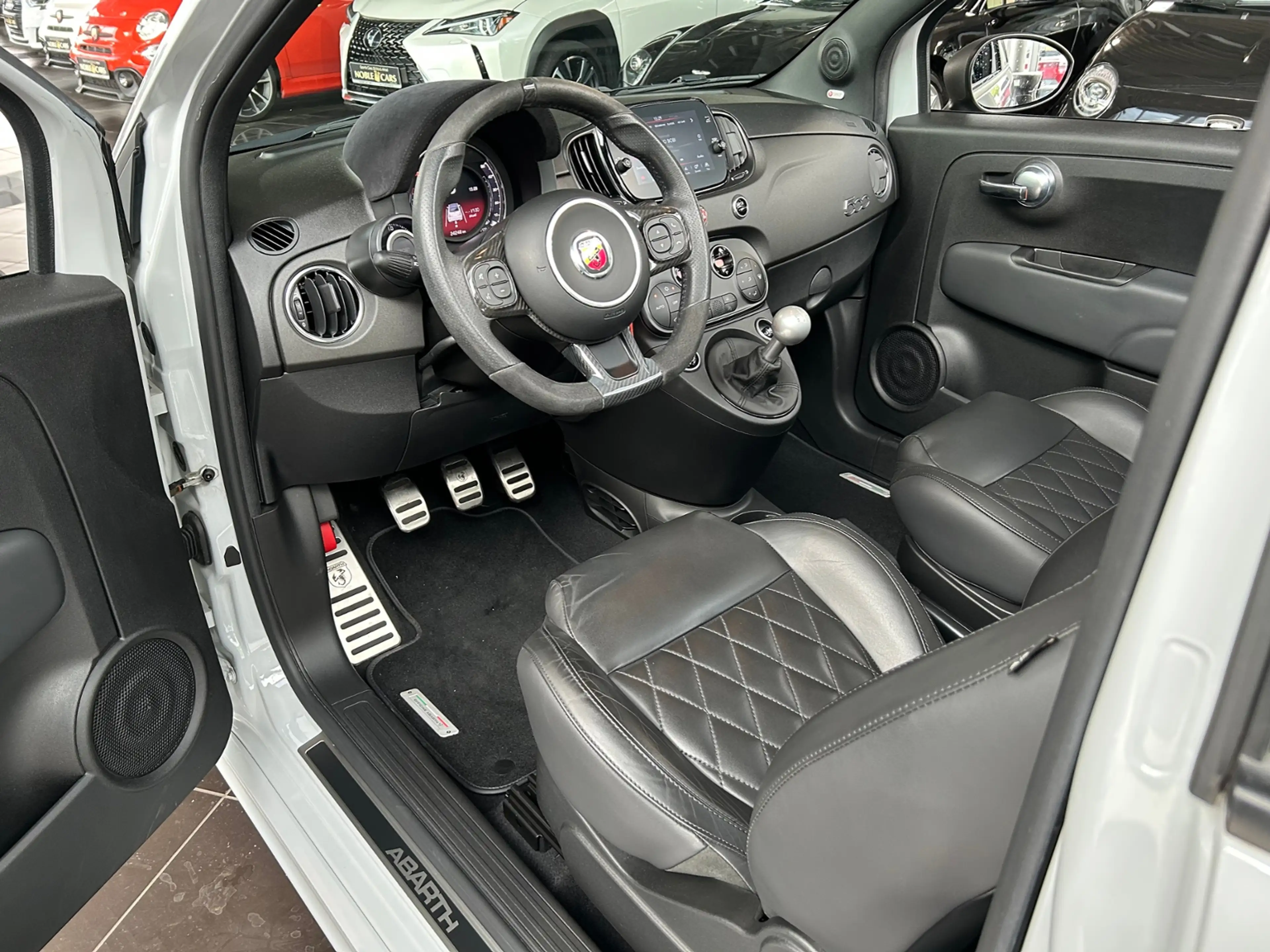 Abarth 595C Cabrio Competizione BEATS XEN CARPLAY PDC — photo 10