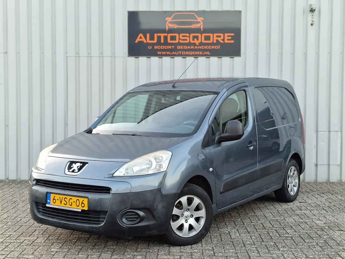 Peugeot Partner 120 1.6 e-HDI L1 XT Profit + Grijs - 1