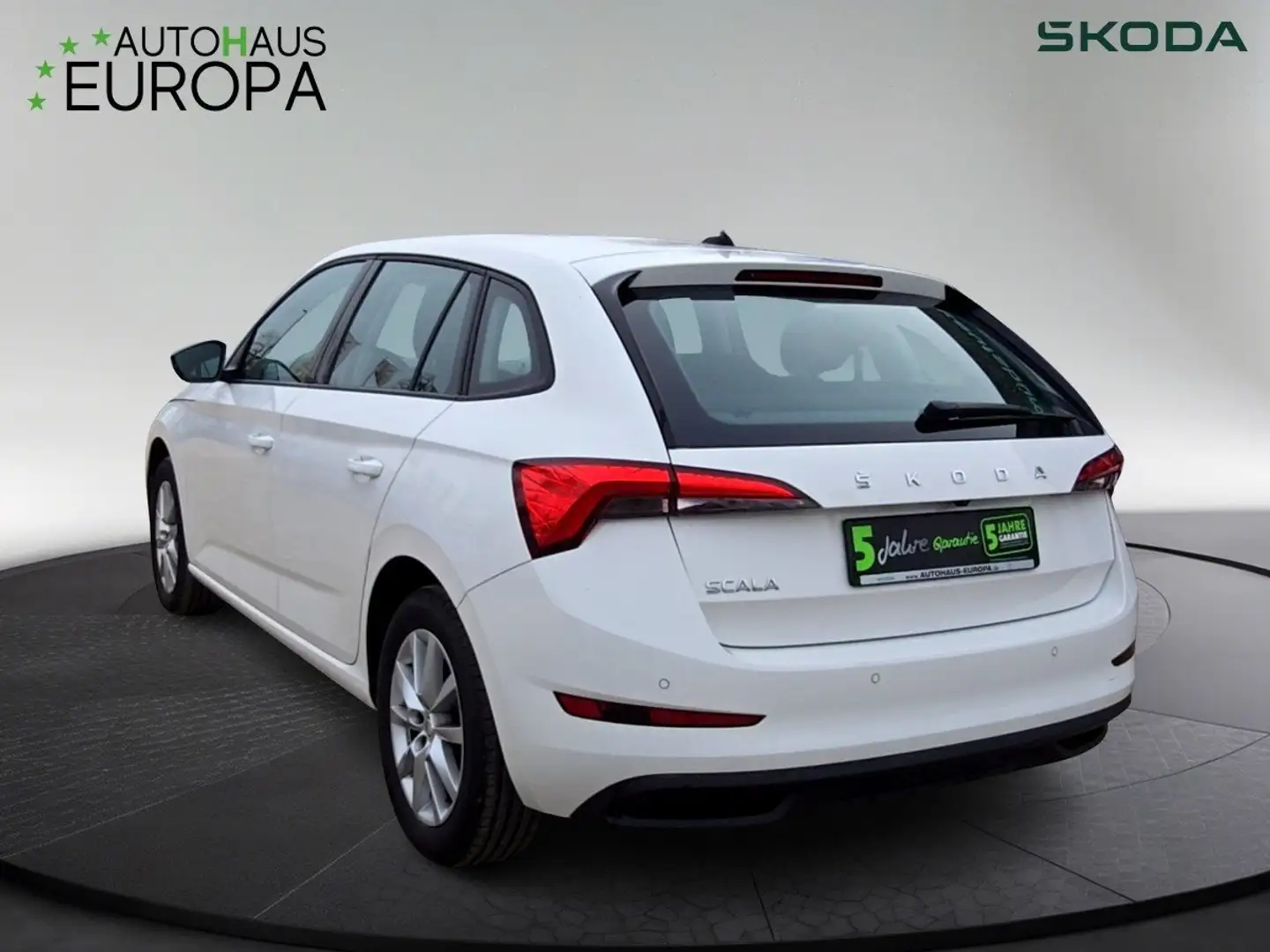 Skoda Scala 1.0 TSI DSG Ambition KlimaA Navi Kam SmartLink SHZ Weiß - 2