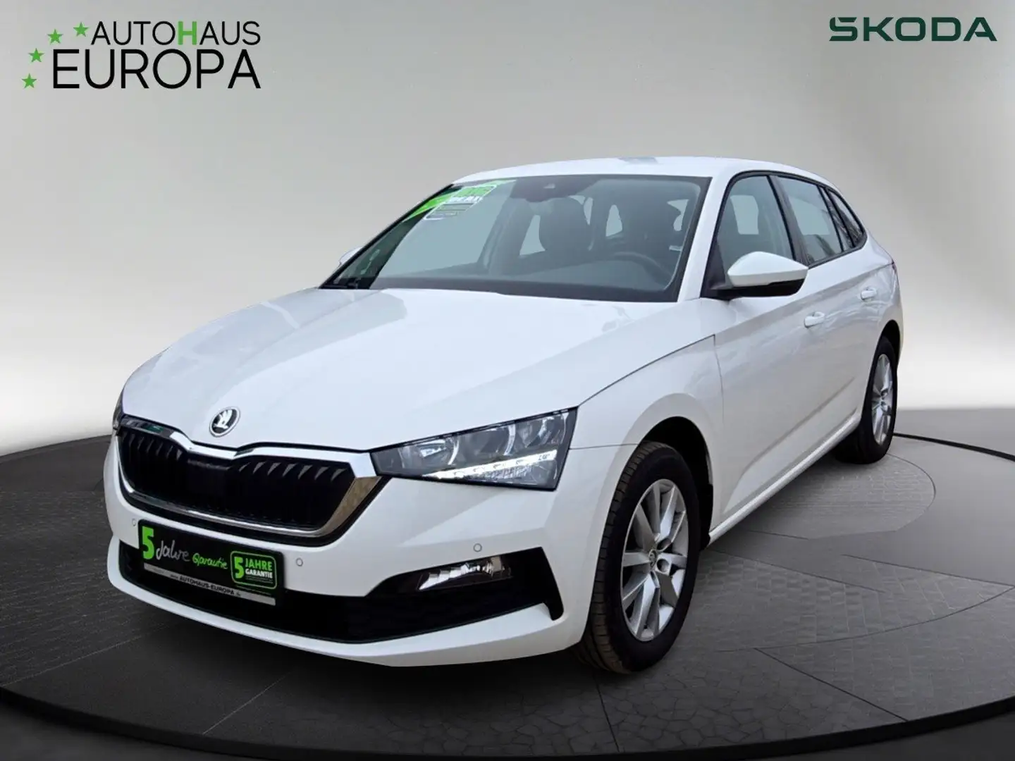 Skoda Scala 1.0 TSI DSG Ambition KlimaA Navi Kam SmartLink SHZ Weiß - 1