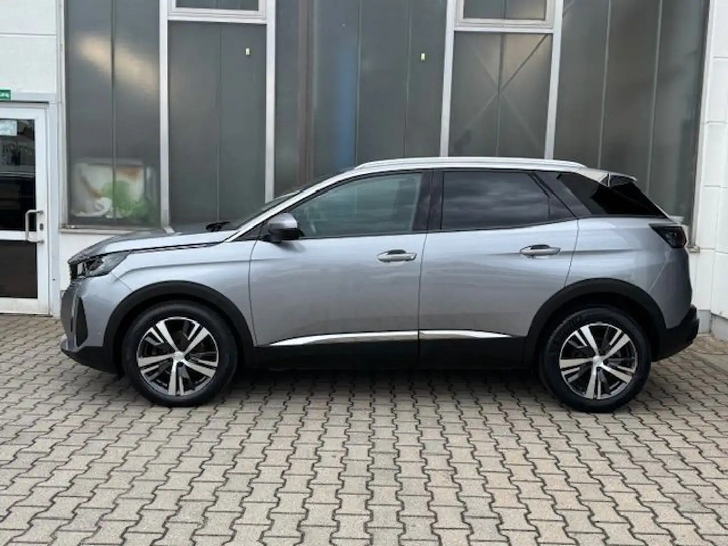 Peugeot 3008 BlueHDi 130 Stop & Start EAT8 Allure Pack Gris - 2