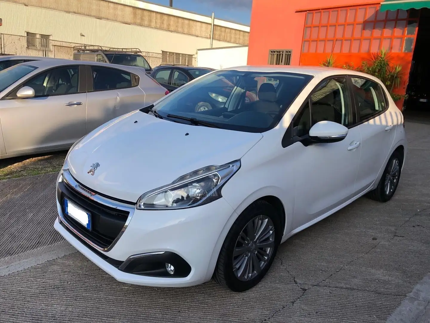 Peugeot 208 PureTech 82 5p. GPL Allure Bianco - 2