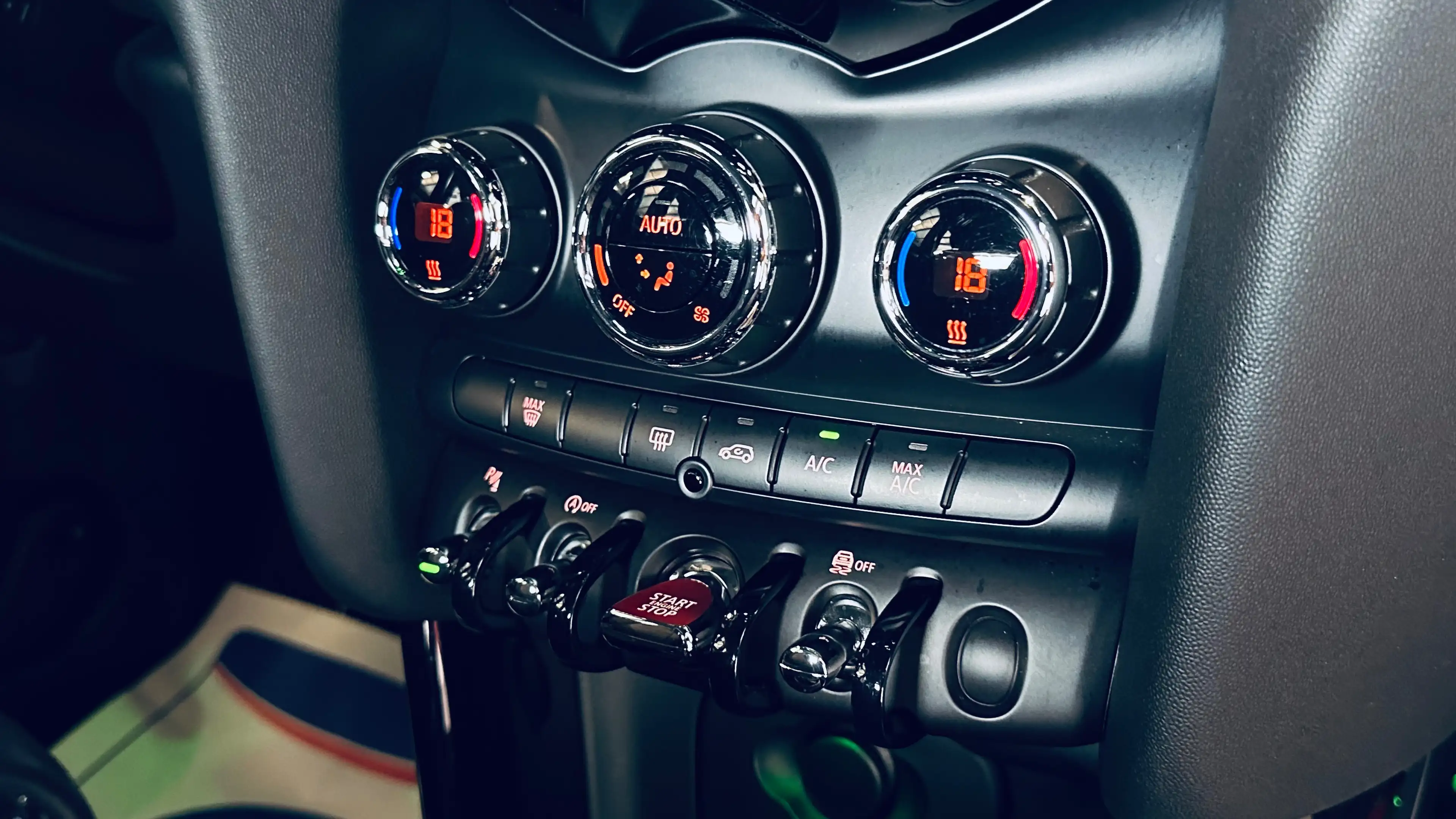 MINI One 1.5 PDC NAVI BLUETOOTH LIM CRUISE CLIM BIZONE — photo 14