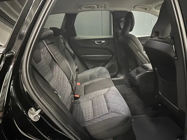Volvo XC60 view 21