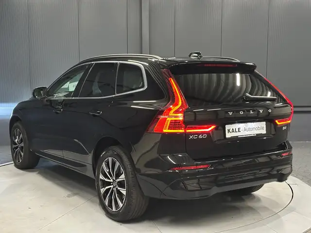 Volvo XC60 view 3