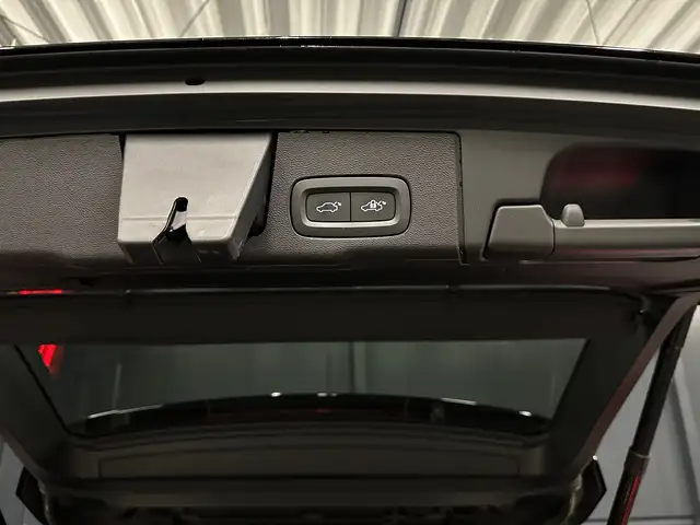 Volvo XC60 view 25