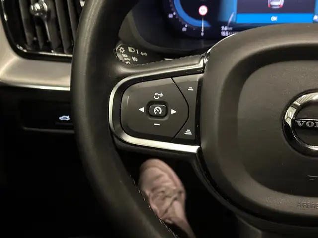 Volvo XC60 view 15