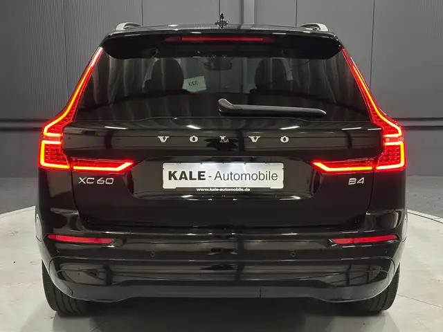 Volvo XC60 view 4