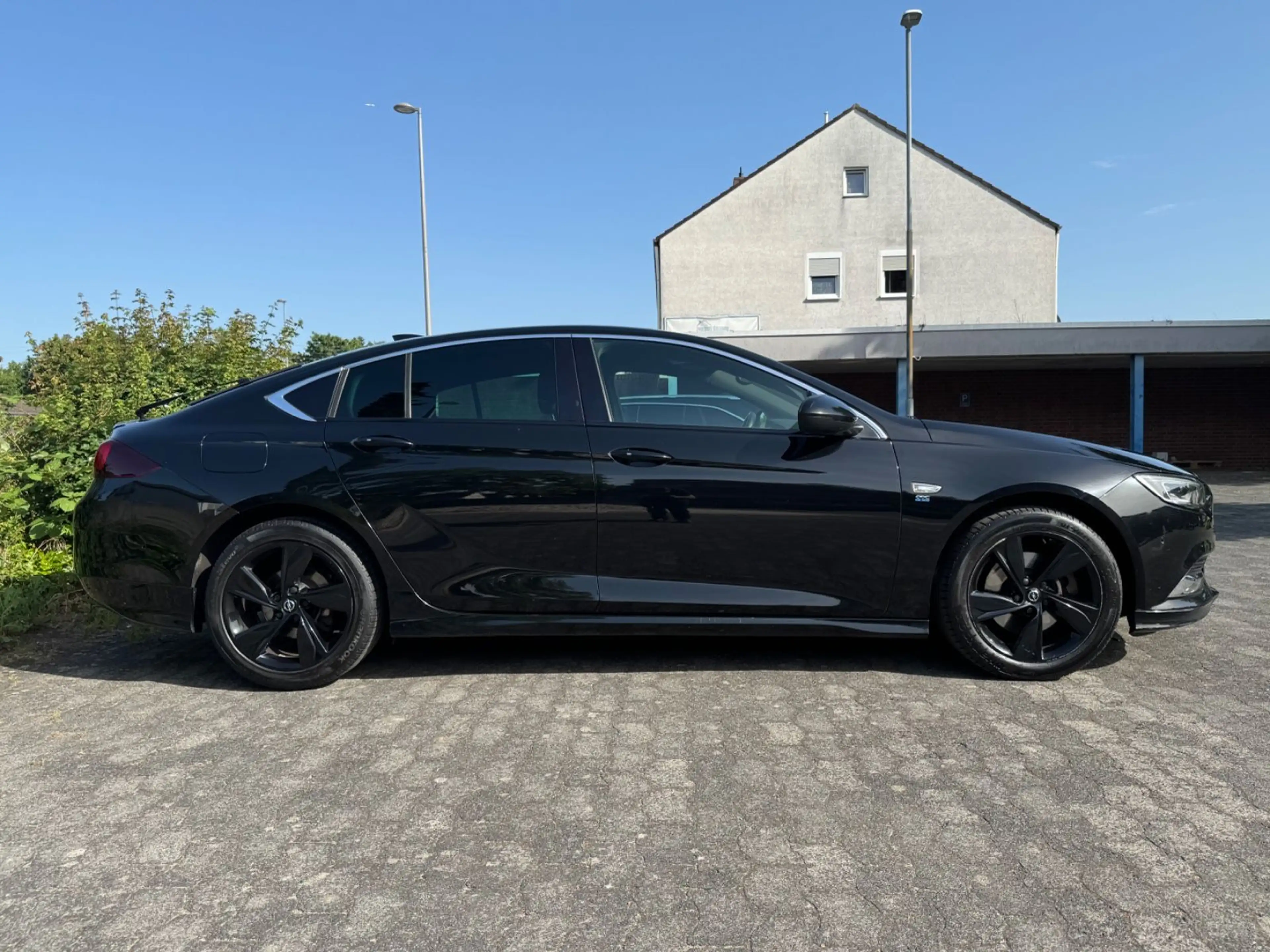 Opel Insignia Grand Sport *LEDER*HUP*360°*ACC*MASSAGE — photo 4