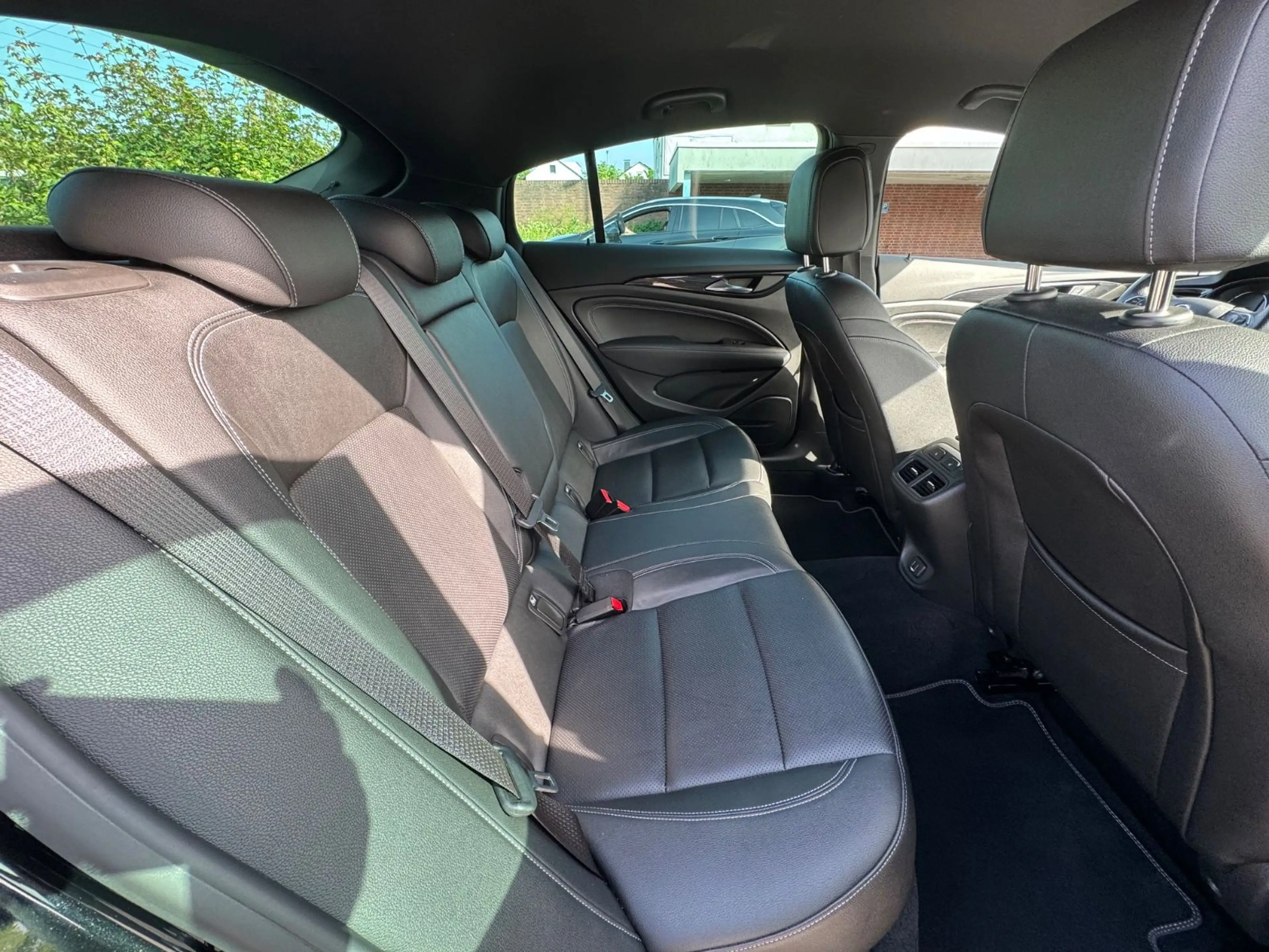 Opel Insignia Grand Sport *LEDER*HUP*360°*ACC*MASSAGE — photo 13