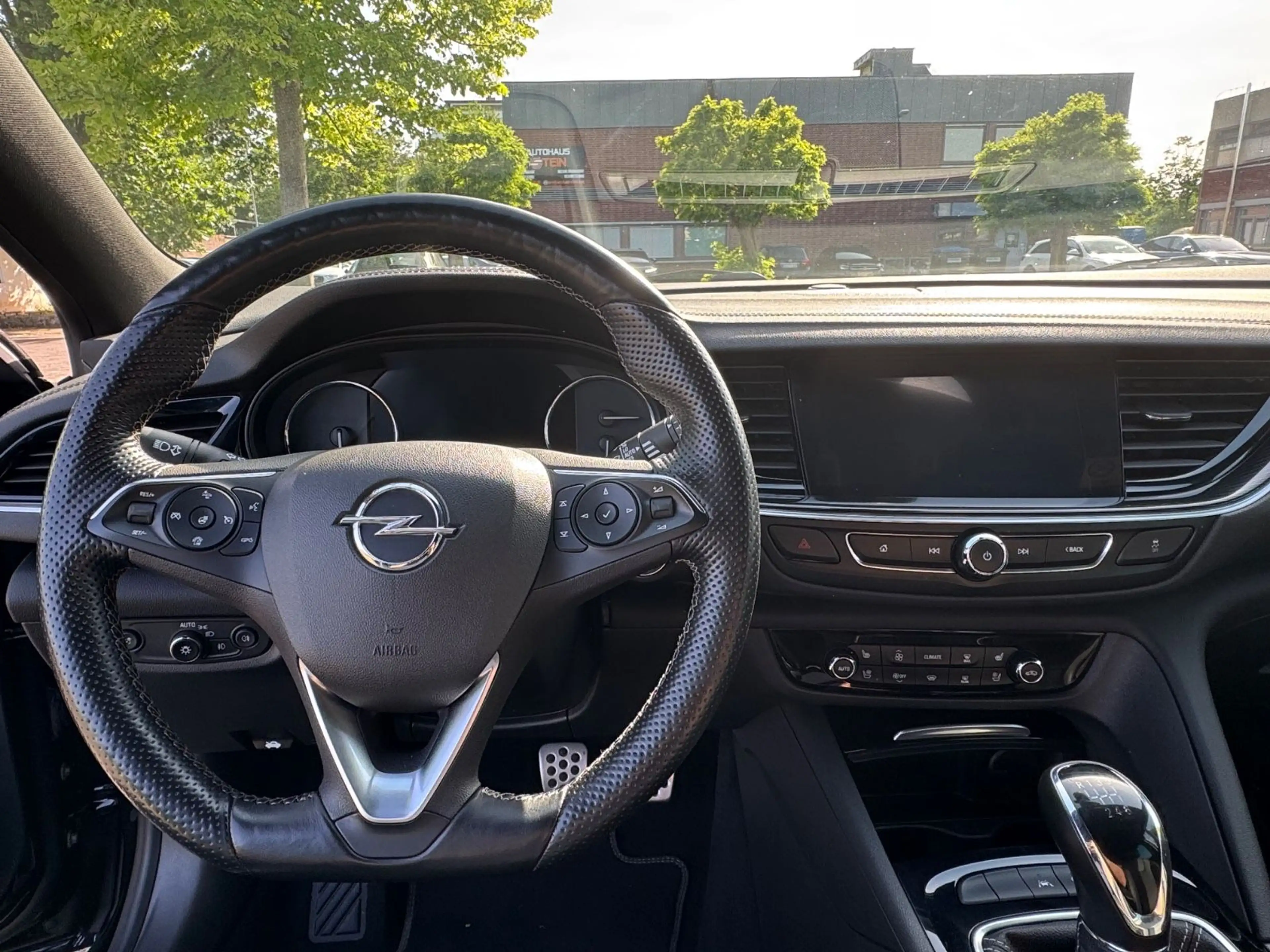 Opel Insignia Grand Sport *LEDER*HUP*360°*ACC*MASSAGE — photo 14