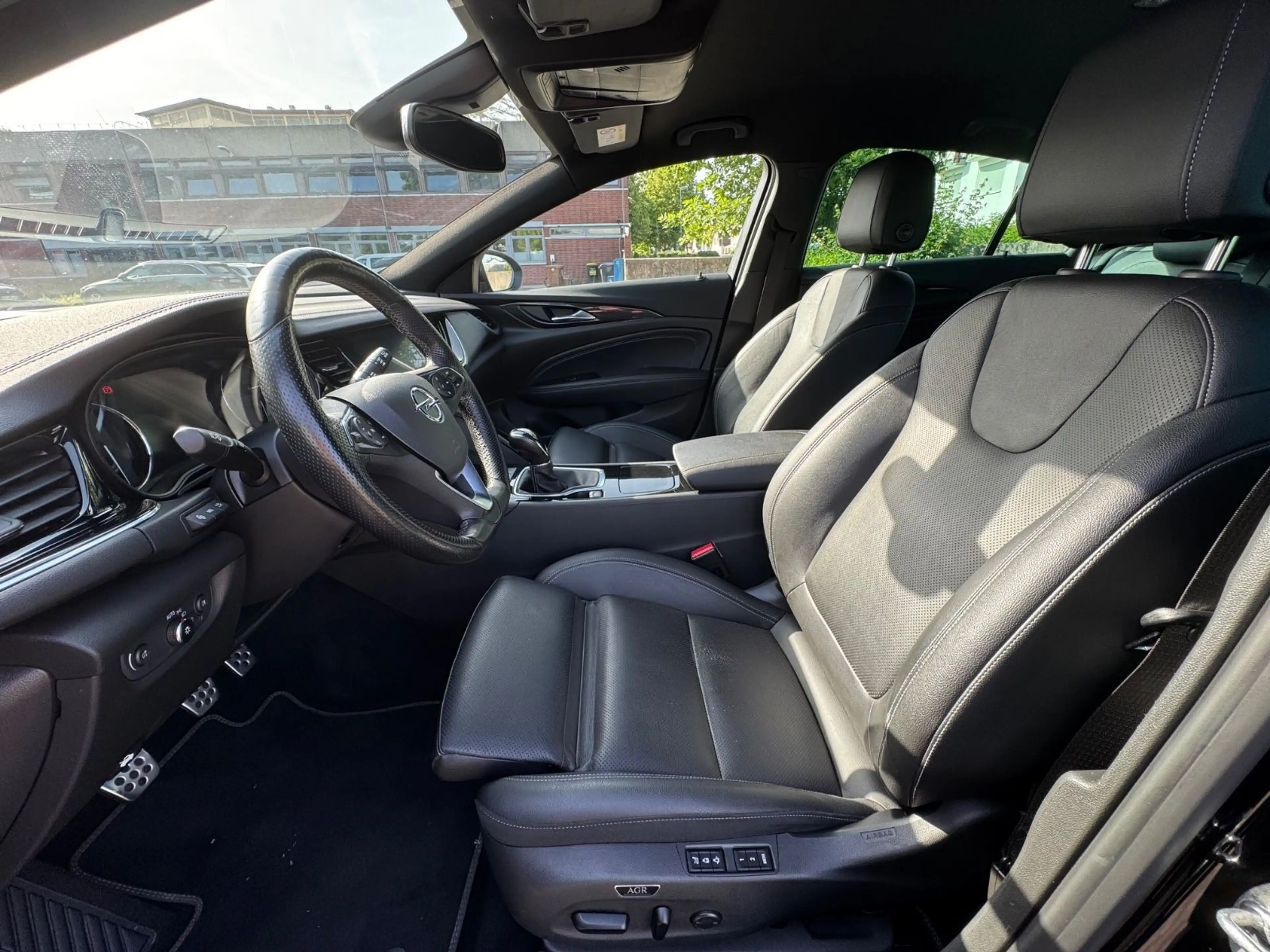 Opel Insignia Grand Sport *LEDER*HUP*360°*ACC*MASSAGE — photo 11