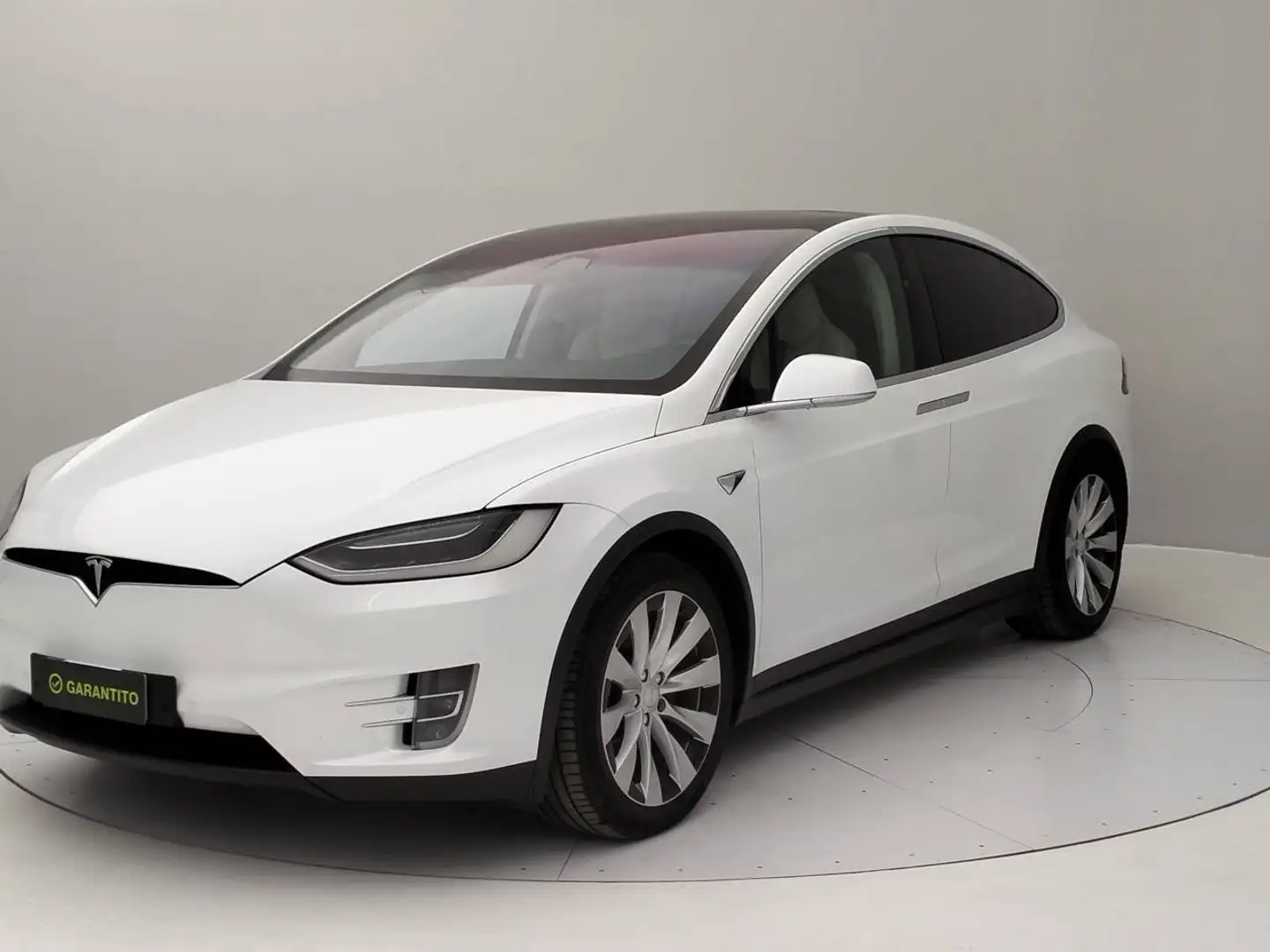 Tesla Model X Model X Performance Dual Motor awd White - 1