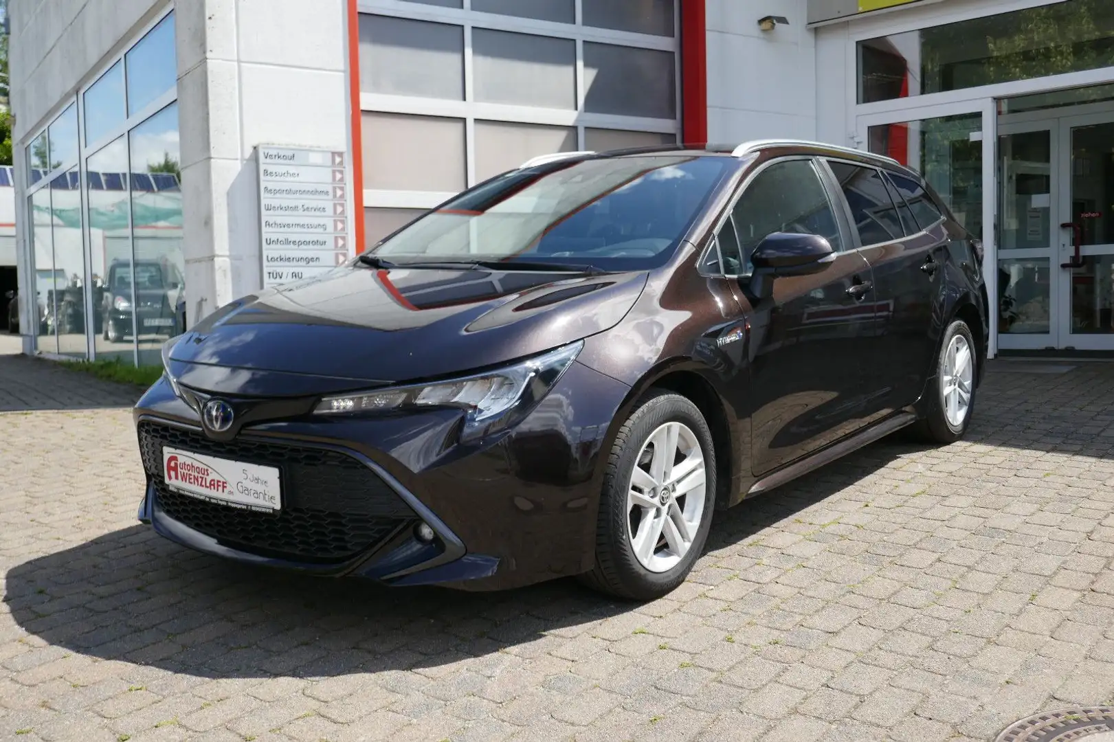 Toyota Corolla 1,8 Hybrid Team Touring Sports 5 J Garan Braun - 1
