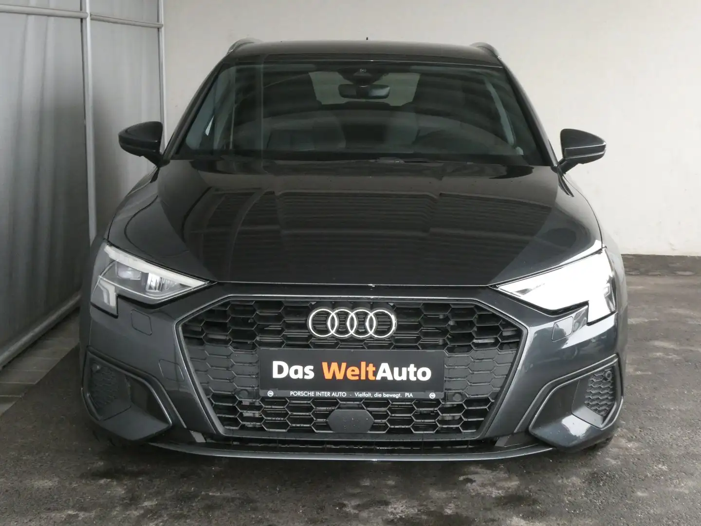 Audi A3 30 TFSI intense Grau - 2
