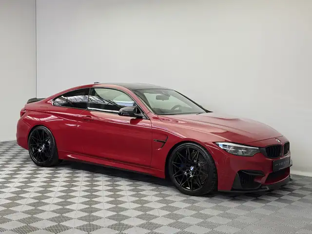 BMW M4 view 5
