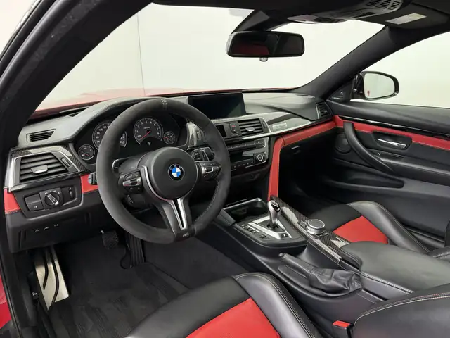 BMW M4 view 10