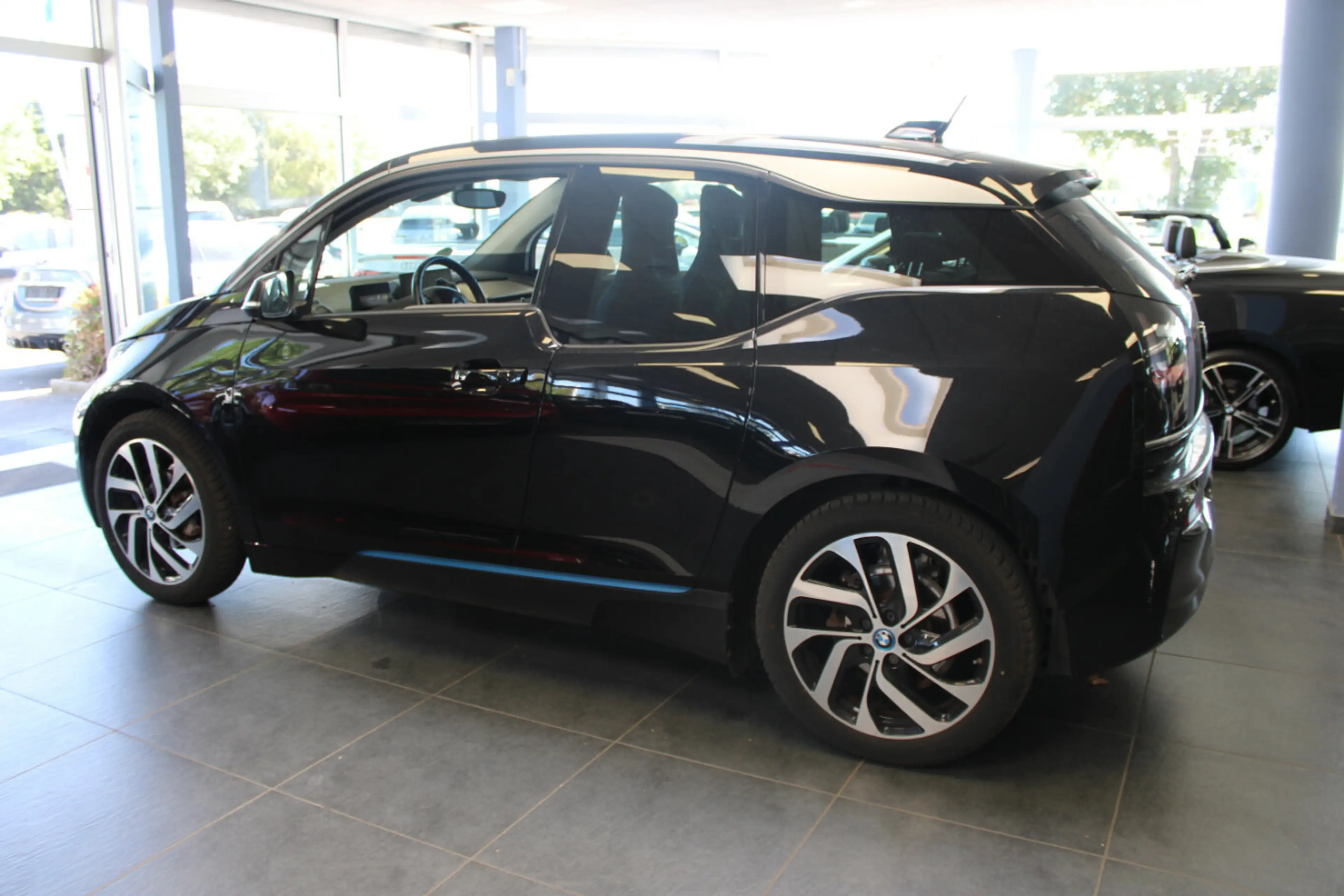 BMW i3 120AH Navi - Kamera - PDC — photo 4