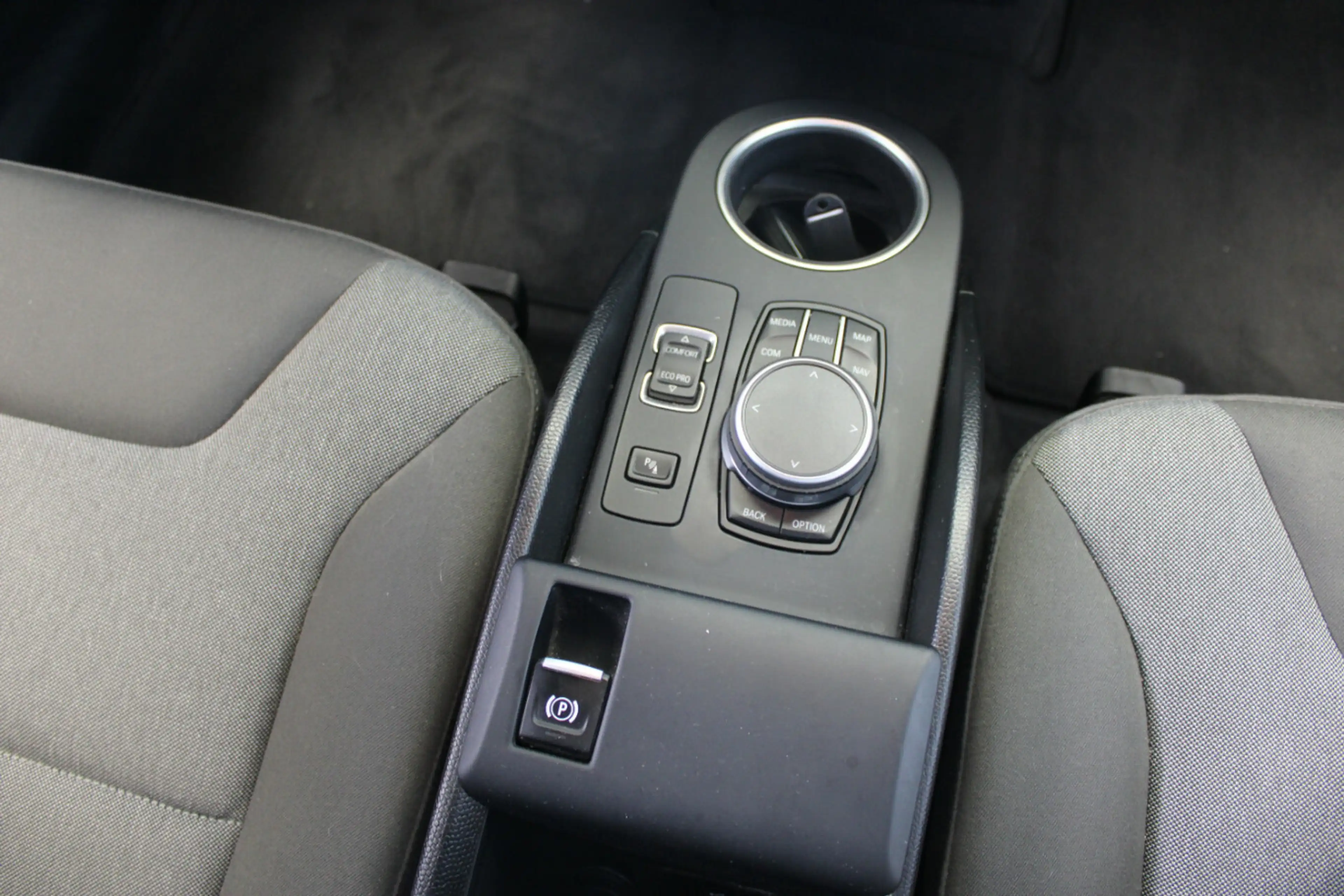 BMW i3 120AH Navi - Kamera - PDC — photo 11