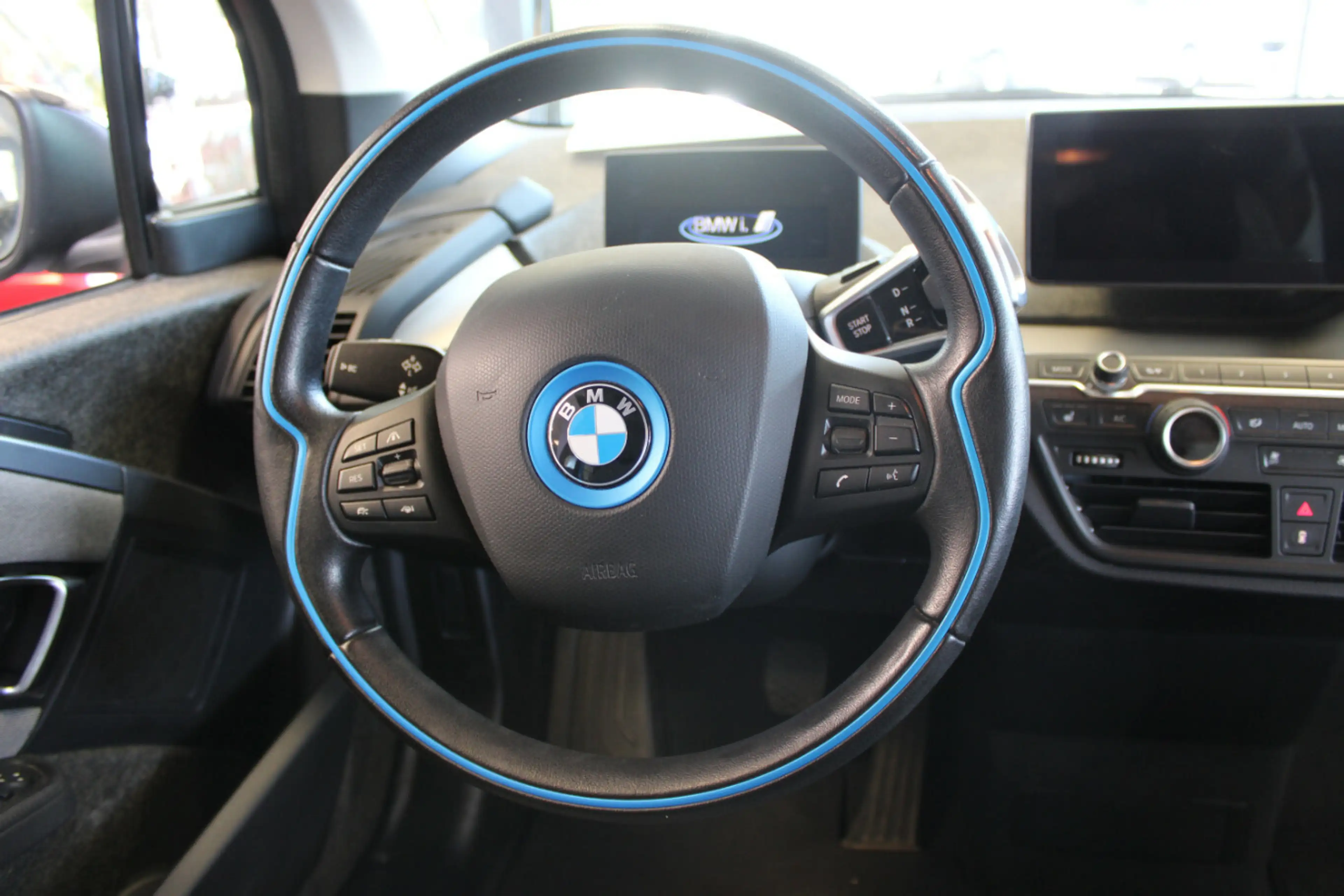 BMW i3 120AH Navi - Kamera - PDC — photo 9
