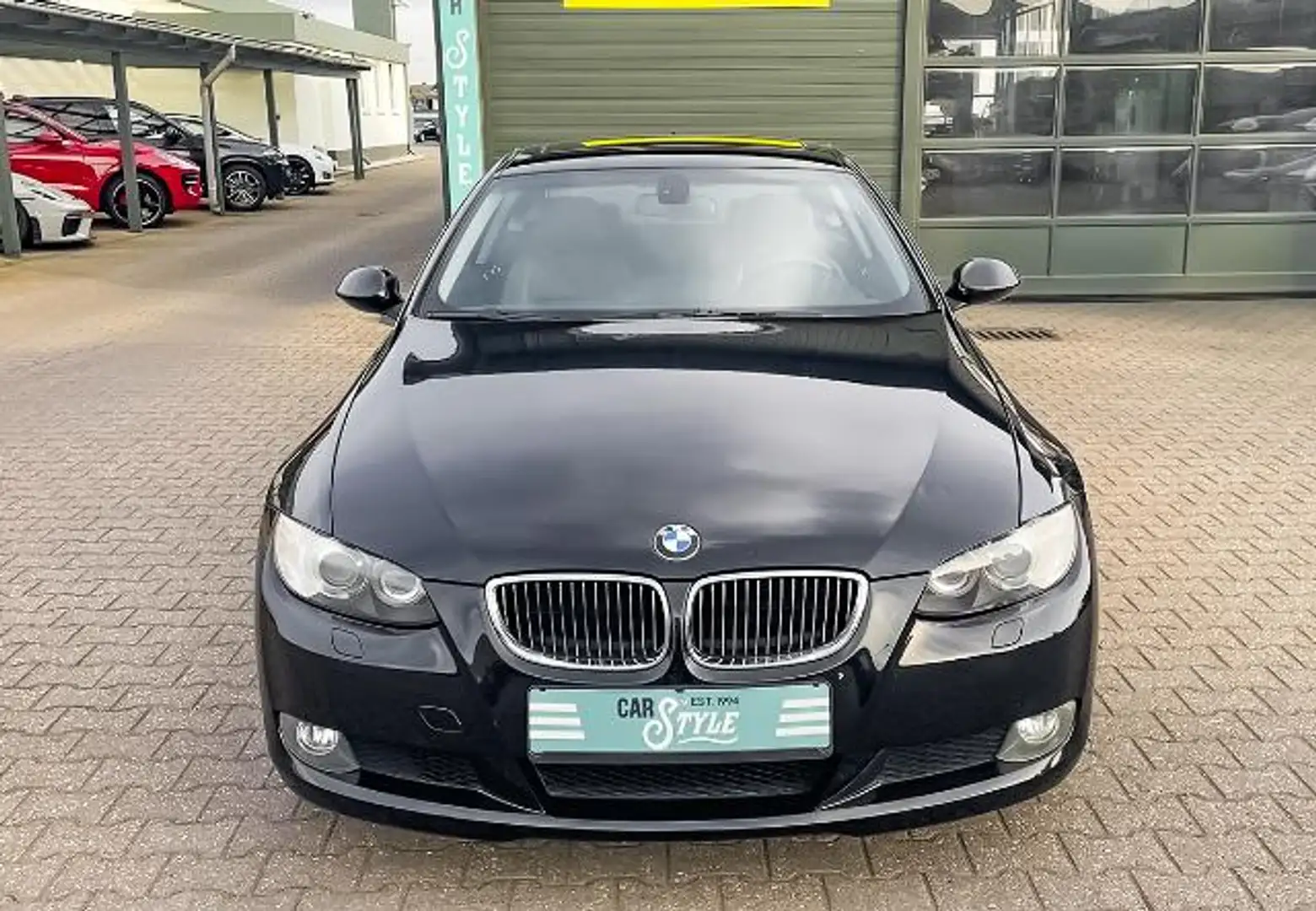 BMW 325 i Coupe NAVI SHZ PDC Schiebedach Чорний - 2