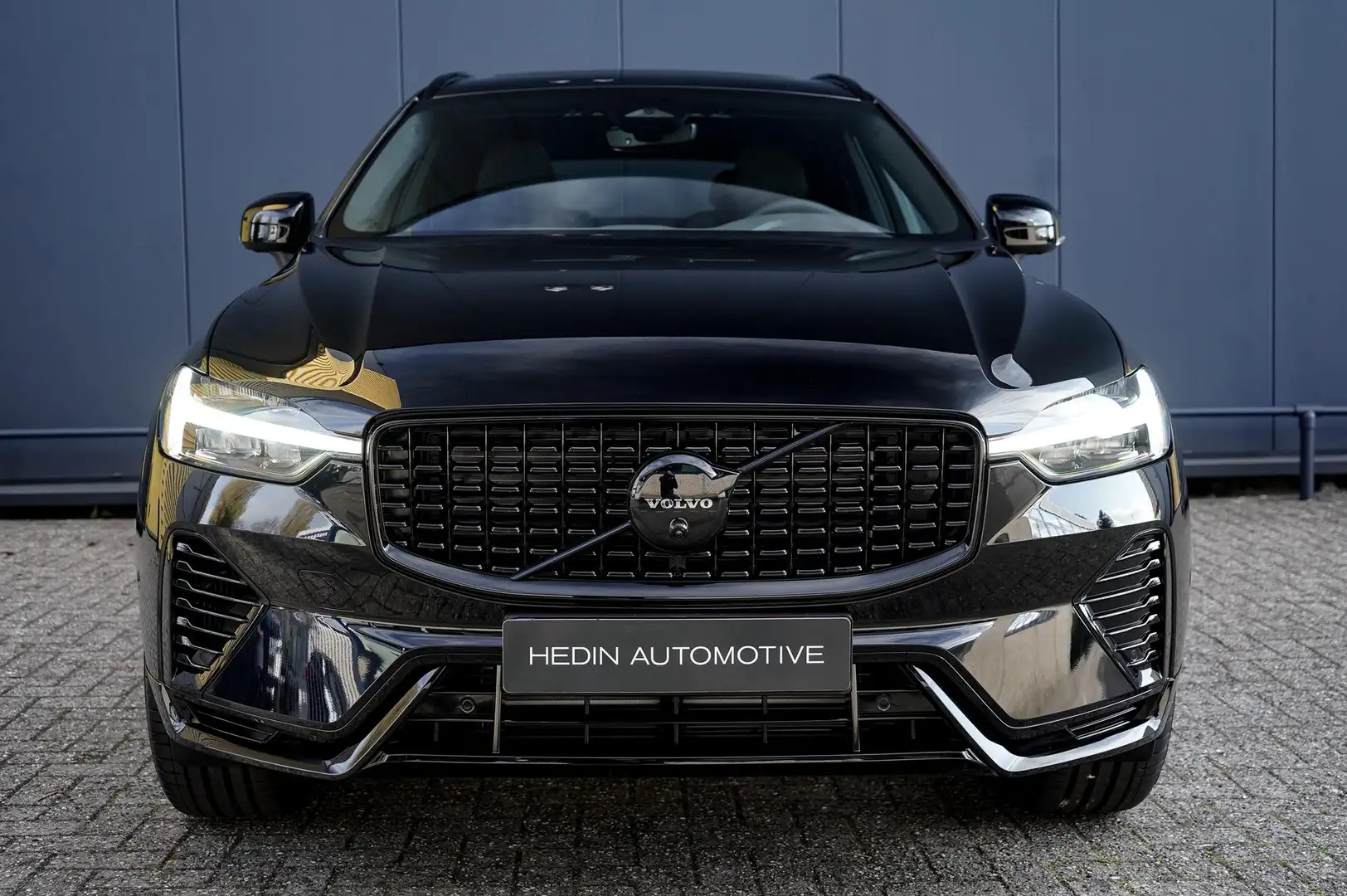 Volvo XC60 2.0 T6 Plug-in hybrid AWD Plus Black Edition | 360 Negro - 2