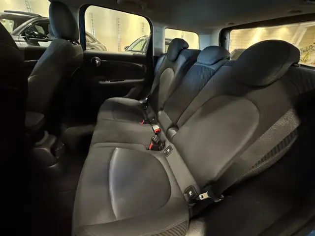 Mini Cooper Se view 6