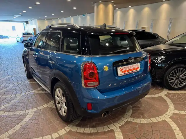 Mini Cooper Se view 4