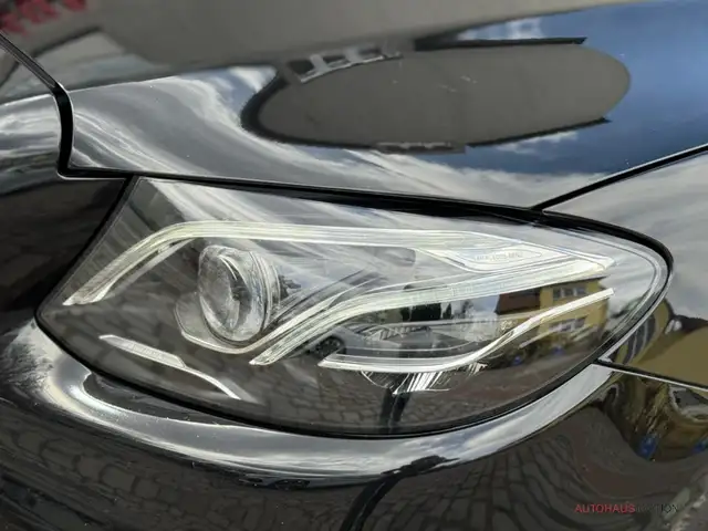Mercedes-Benz E-Class view 11