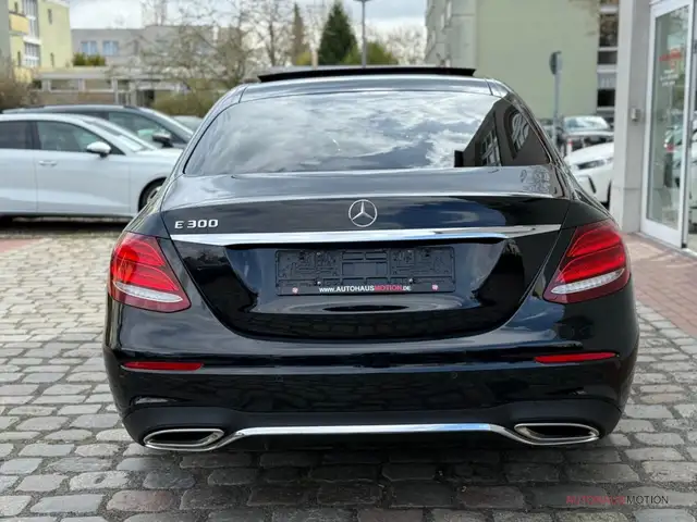 Mercedes-Benz E-Class view 6
