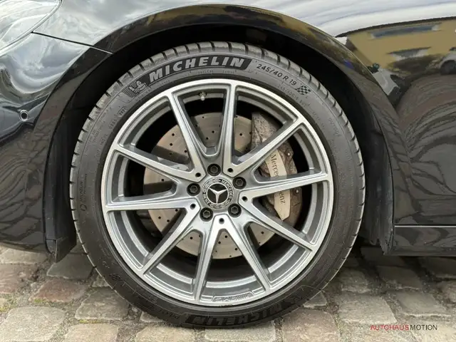 Mercedes-Benz E-Class view 10