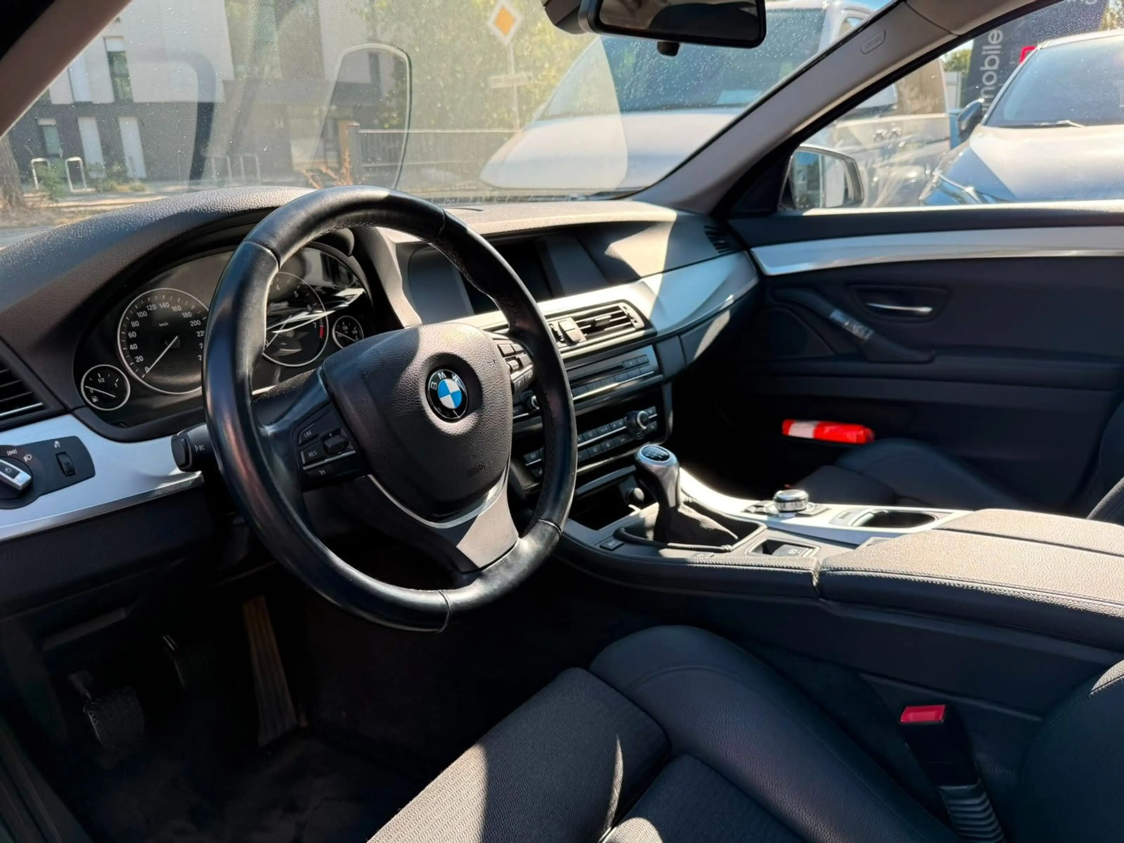 BMW 523 i Limousine*Schiebedach*1.Hand*Temp*AHK*Xenon — photo 5