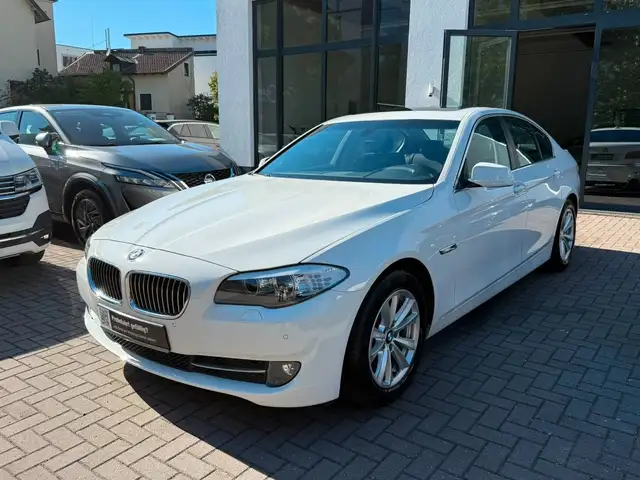 BMW 523 i Limousine*Schiebedach*1.Hand*Temp*AHK*Xenon