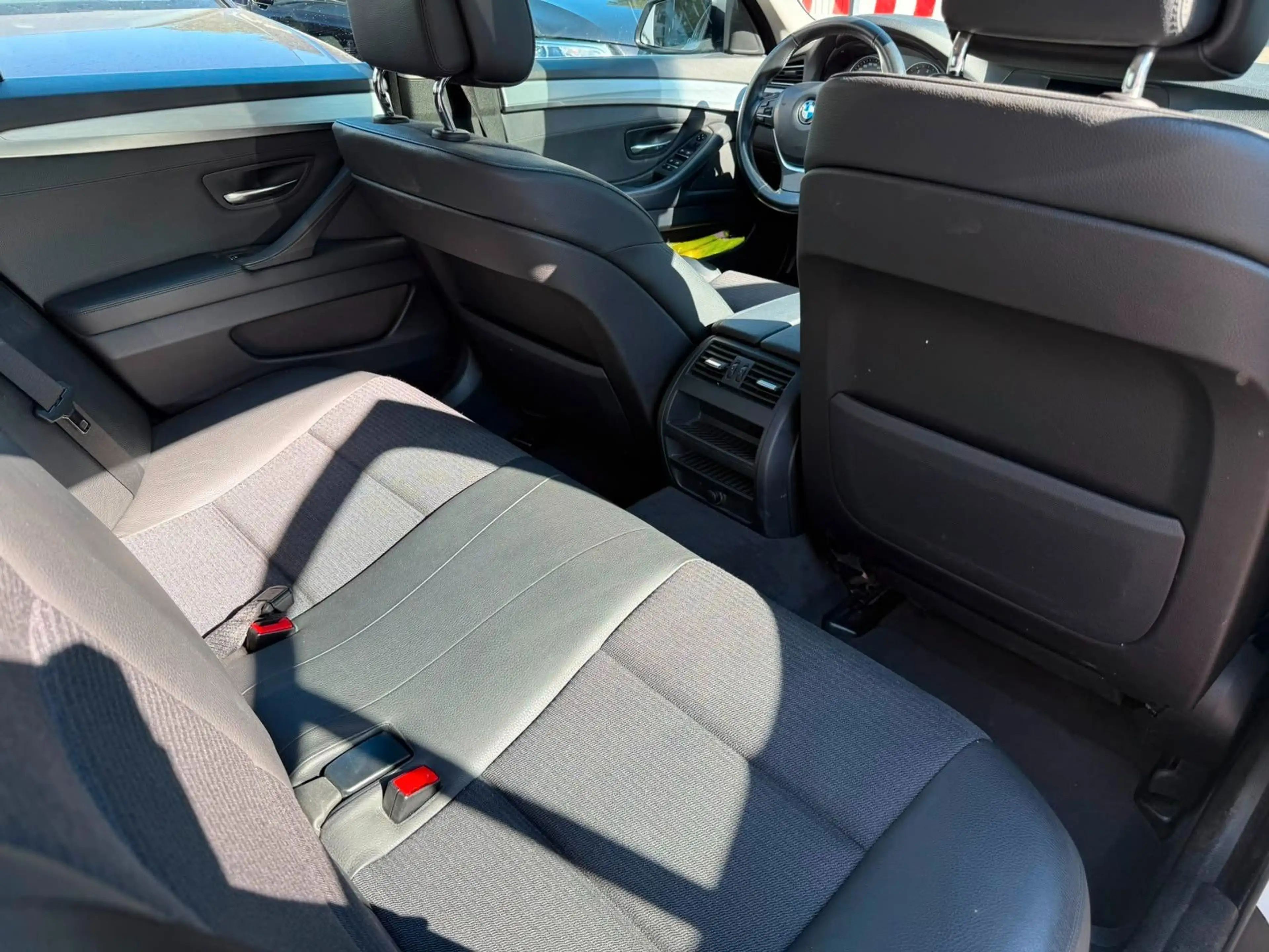 BMW 523 i Limousine*Schiebedach*1.Hand*Temp*AHK*Xenon — photo 13