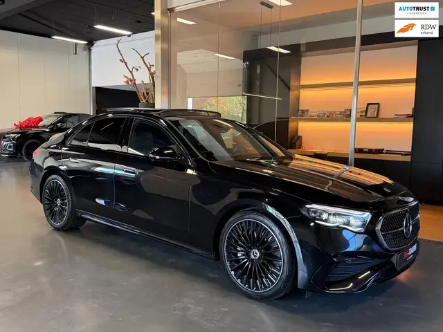 Mercedes-Benz E 200 Amg night Pano Burmester Memory 360Camera