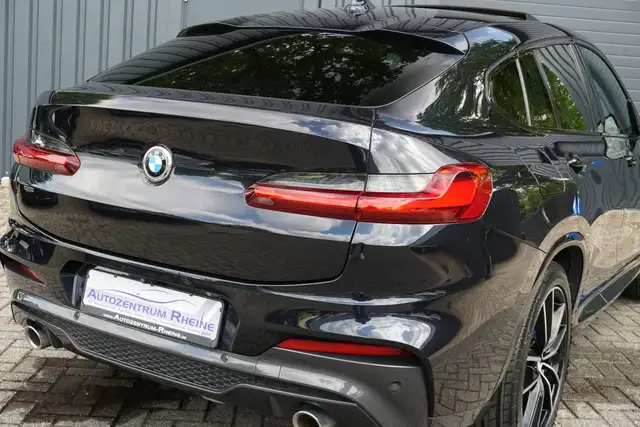 BMW X4 view 13